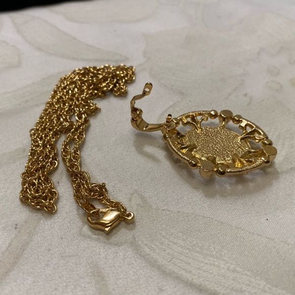 Vintage Gold Chain With Reverse Intaglio Cameo Pendant - Picture 15 of 15